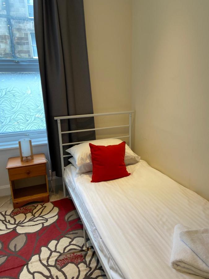 Apartment At Haymarket Edimburgo Exterior foto