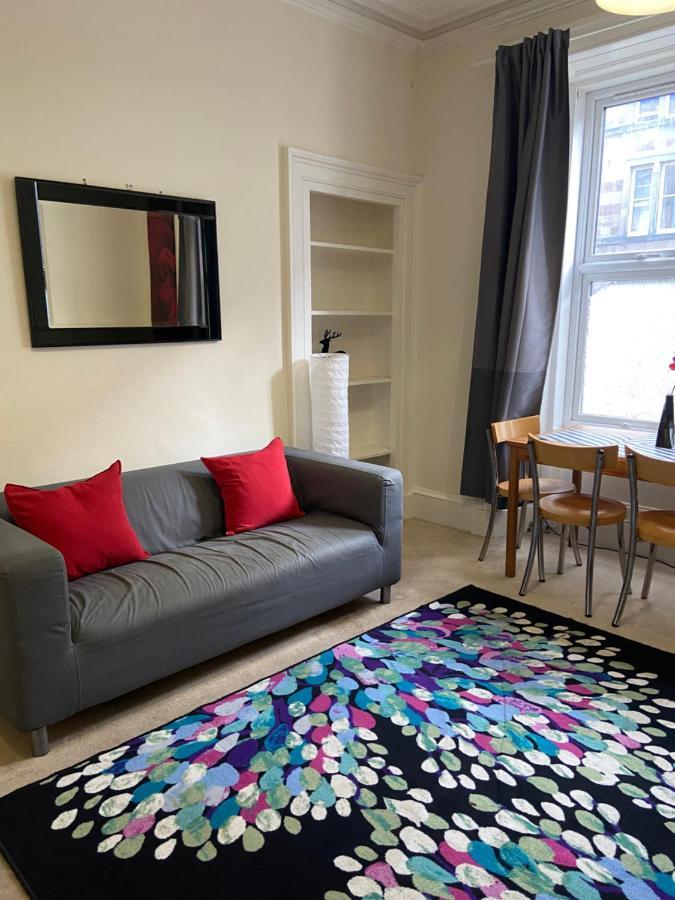 Apartment At Haymarket Edimburgo Exterior foto